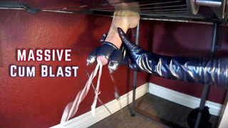 Milking Table Vibrator Edging ENORMOUS Cum-shot