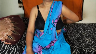 Desi Hot Bhabi Boned With Her Bf In Shari.