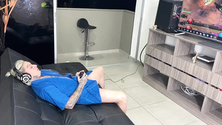 I Seduce My Gamer Stepbrother Until I Convince Him to Eat My Snatch and Give Me to Drink His Semen - Katty Blake