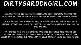 GIRL MUCK AND DIRTYGARDENGIRL BOOTY TO BEHIND COCK FUCK