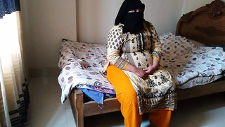 Tamil Bhabhi Softcore nailed by devar when Brother not at home - Fucking with Muslim Bhabhi in Alone room (Hindi Sound)