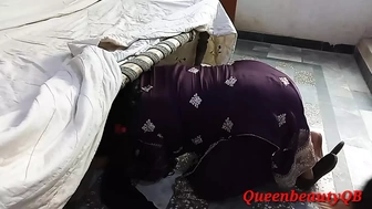 Desi Stepmom Gets Stuck While Sweeping Under the Bed When Stepson Rides her and Jizz out her Gigantic Booty - Family Sex