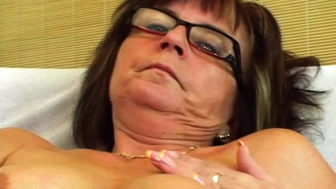 OLD four GUY - MILF SWALLOWS A BIG MEAT GETS BANGED ON BOTH